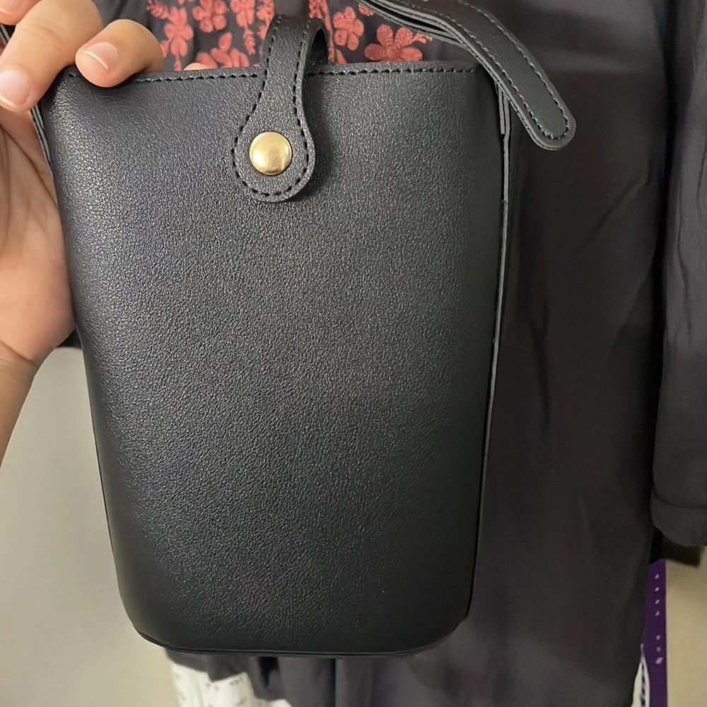 LOV Black Sling Bag | NWT - Picture 5 of 10